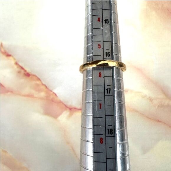 Gold tone rhinestone ring - Picture 4 of 7